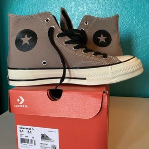 Converse Chuck Taylor Hi-tops